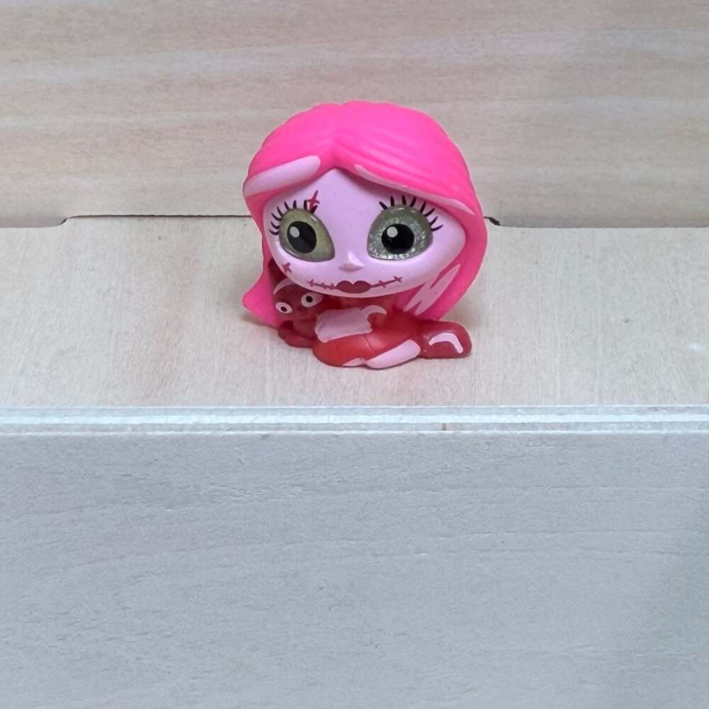 Disney Doorables Neon Pop Sally Cat Figure